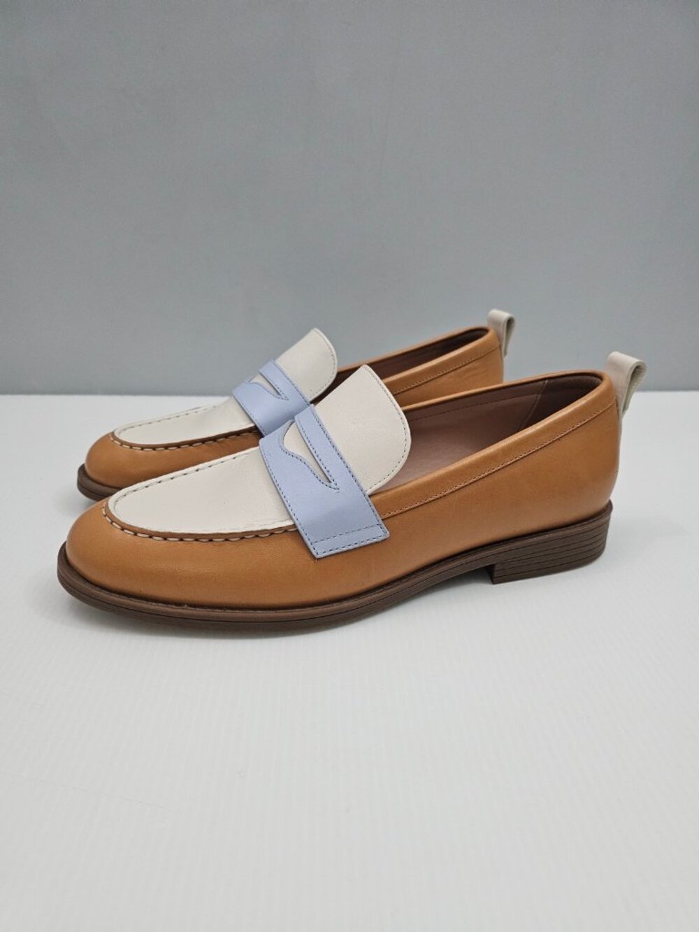 Cole Haan Stassi Penny Loafer Womens 8 Biscuit Ivory Sky Blue Leather Colorblock
